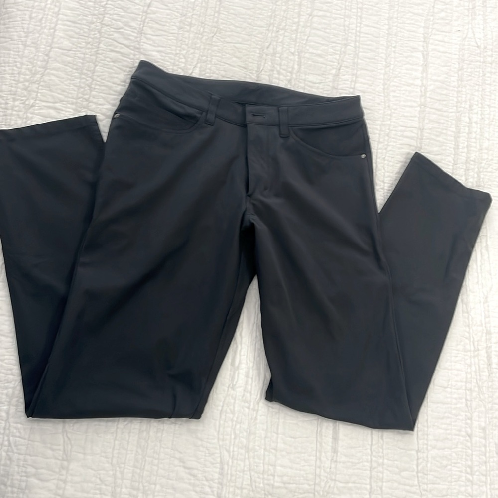 Lululemon size 30 pant dark, gray and color